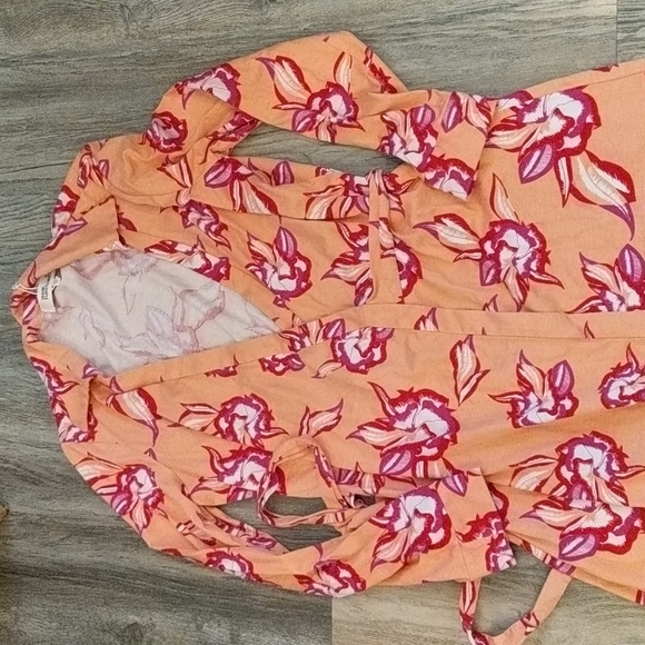 NWOT Diane Von Furstenburg Floral Wrap Dress - Picture 7 of 7